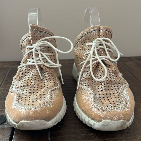 Diba True Poker Lace Up Sneaker Gold Rose Size 7 - Picture 4 of 11